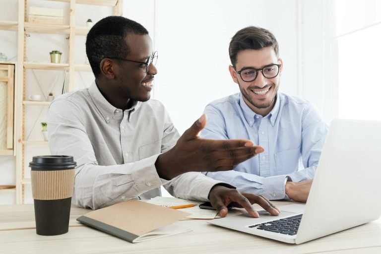 Exemplos reais de campanhas de tráfego pago bem-sucedidas